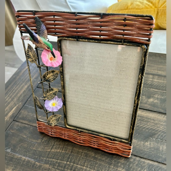 Hummingbird Picture Frame - Picture 9 of 16